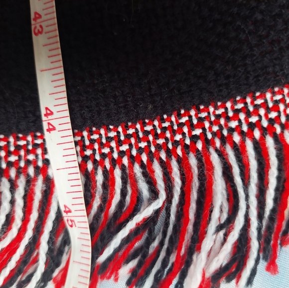 Detroit Red Wings Woven Tapestry Blanket - Picture 4 of 4